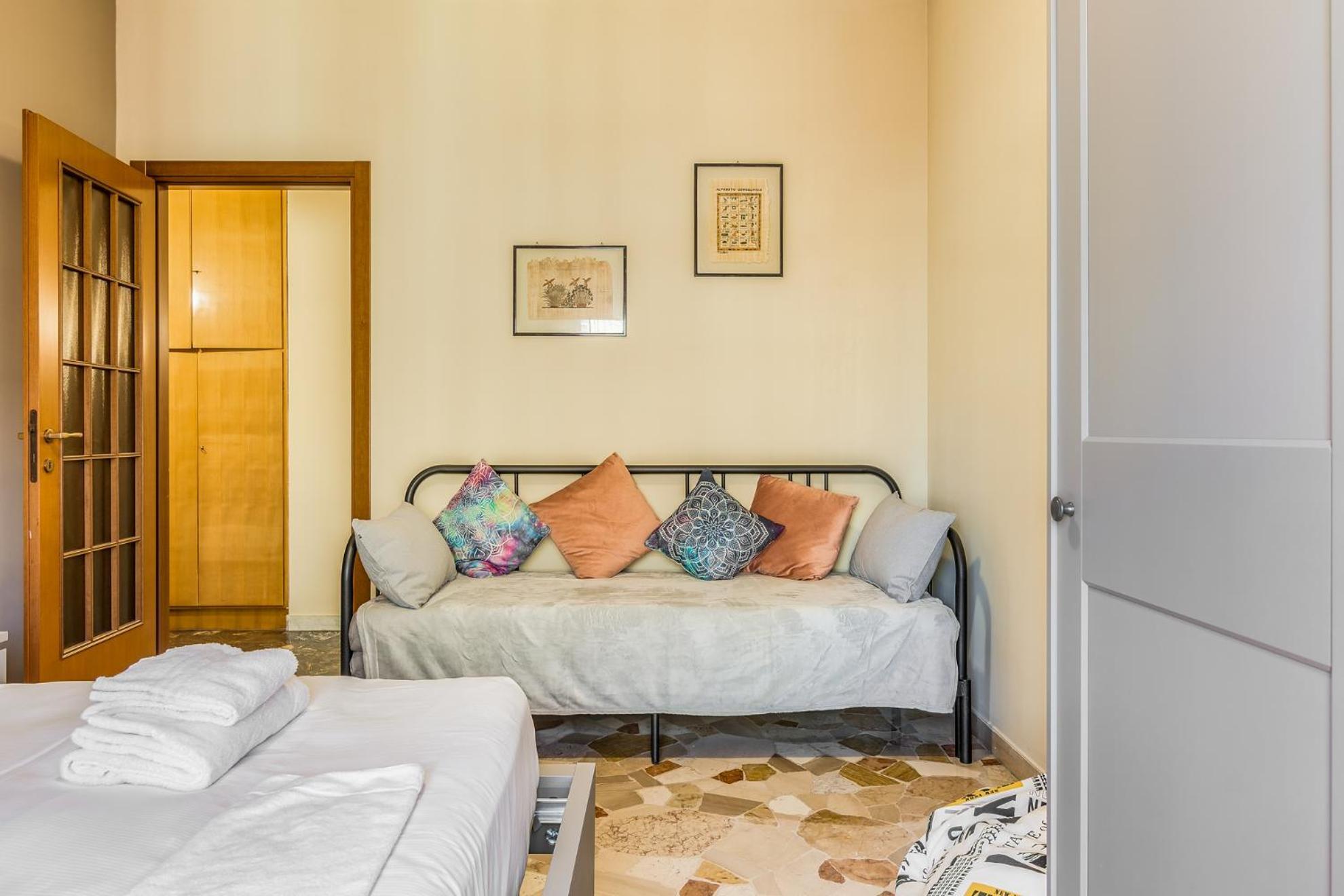 Appartement Via Morgantini 5 Pax Wi-fi Milan